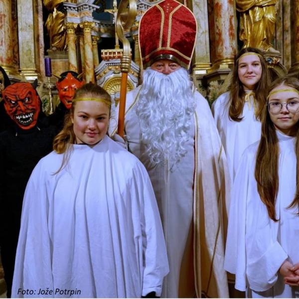 miklavz_2021_svibno_oltar.JPG