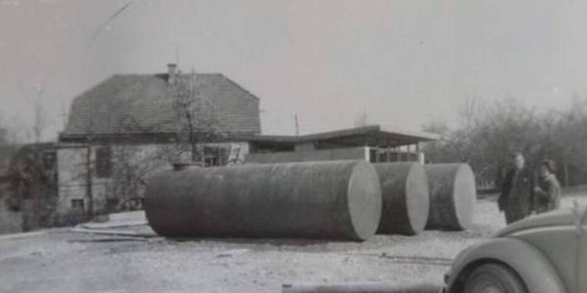 prva_bencinska_radece_1961_04.JPG