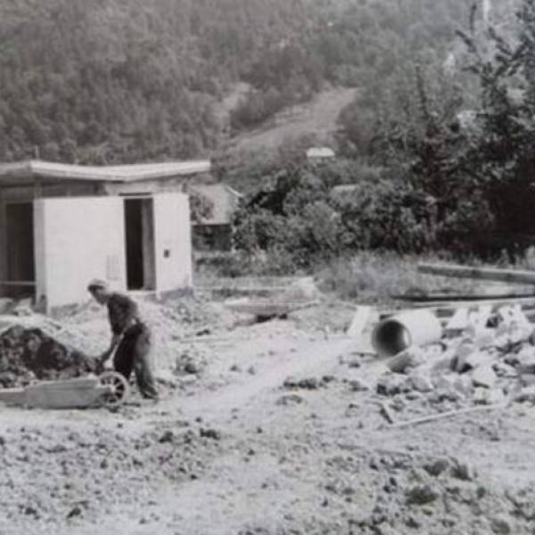 prva_bencinska_radece_1961_07.JPG