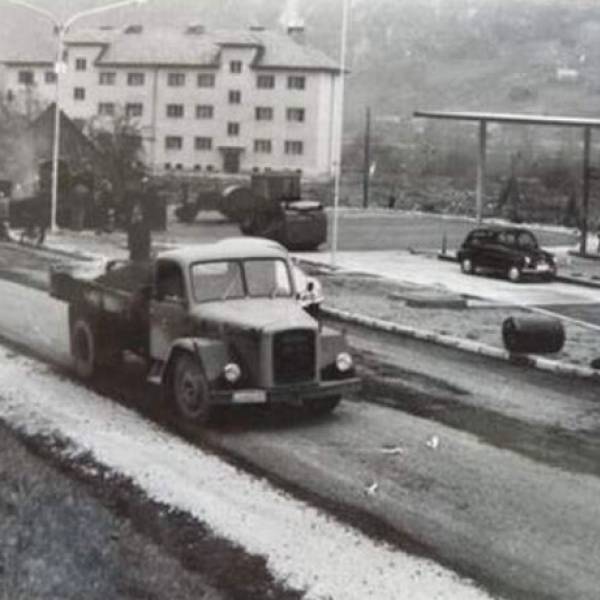 prva_bencinska_radece_1981.JPG