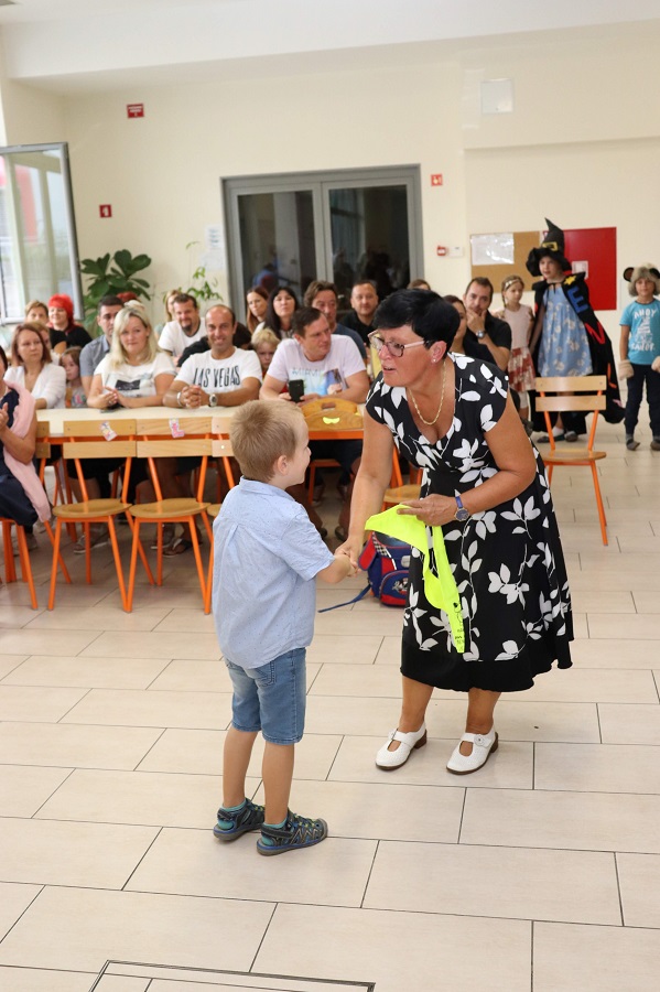 Predaja rutice prvošolčku septembra 2019