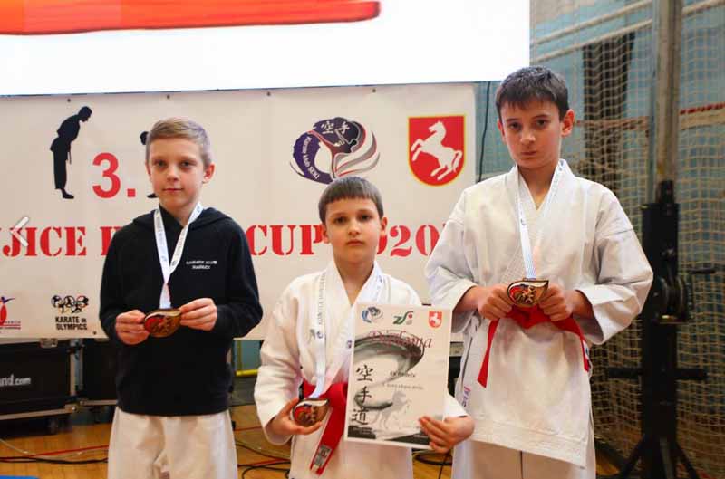 Karate klub Radeče: 10 novih medalj in zlat ekipni pokal!
